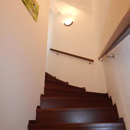 Emes S Terasou Lejlighed